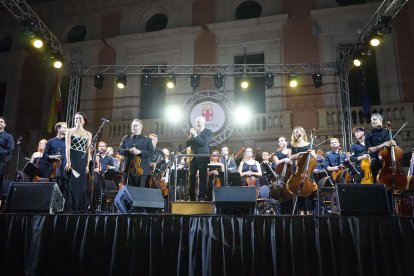 Concierto de la OCAL en la Feria 2023 con la soprano Leonor Bonilla como solista.