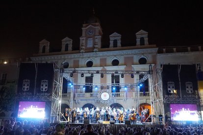 Concierto de la OCAL en la Feria 2023 con la soprano Leonor Bonilla como solista.