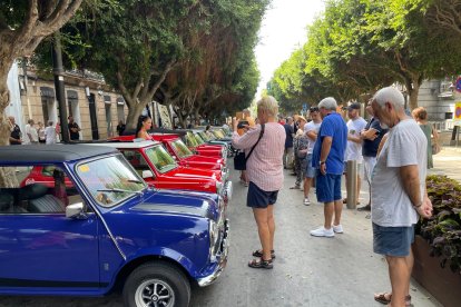 Mini y Seat en la exposición.