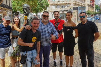 El equipo de la SER durante esta feria formado por: Alfredo, David, Raúl, Cristina, Bernardo, Álvaro y María del Mar, se despidieron ayer del programa y de Puerta Purchena.