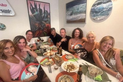 Al grupo \'Los bajos de Pili\' les encanta el queso de Quesería Yo sin Ti.