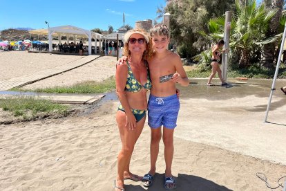 Encarna López  y Juan ganaron un bono para Karting Garrucha.