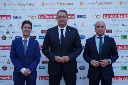 Guillermo Mirón, delegado de CADENA SER y LA VOZ en el Levante almeriense junto al alcalde de Tíjola y diputado provincial, José Juan Martínez y el vicepresidente de la Diputación Provincial José Antonio García Alcaina.