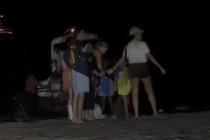 Del yate a la costa.