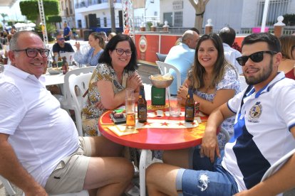 La familia Ruiz Céspedes celebra la feria de su pueblo en honor a la patrona.