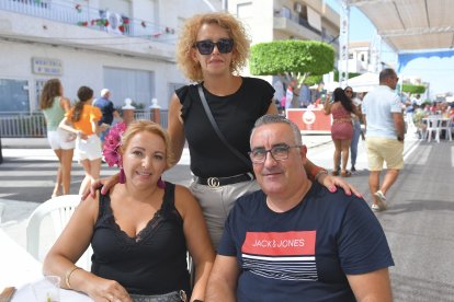María Encarna, Carmen y Andrés.