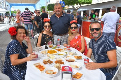 Luisa, Encarna, Francisco, María Jesús y Francisco.