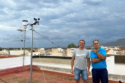 David Cutillas junto al alcalde de Los Gallardos, Francisco Miguel Reyes.