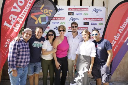 Jose María, Miguel Ángel, María Jose, Irma, Noa, Miguel y Jose María celebrando las fiestas de su pueblo.