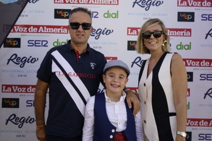 Virginia junto a su marido y su hijo, ambos Miguel Ángel.