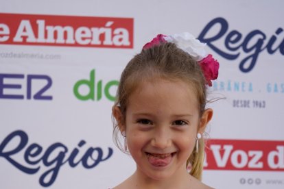 Rocío gana \'La Foto más dulce\' patrocinada por el Horno de Martín.