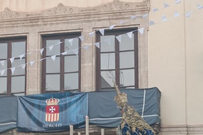 Decoración en la Escuela de Artes en la llegada de la Merced al Santuario de la patrona. 