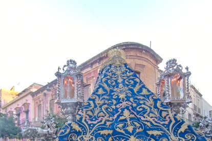 El manto azul de la Merced.