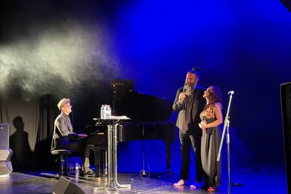 Sensi Falán también quiso acompañar a José Luis Jaén.