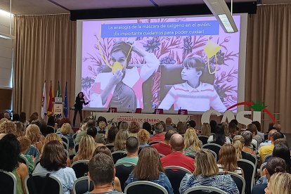 Elsa Punset ha dado las claves y habilidades que pueden ayudar a vivir mejor.