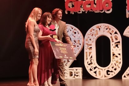 El premio a la categoría de Romántica se lo llevaría a casa Tamara Díaz Rodríguez por \'El dilema de amarte\'.