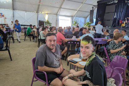 Noelia Navarro, la artista pulpileña junto a su padre Jose Miguel