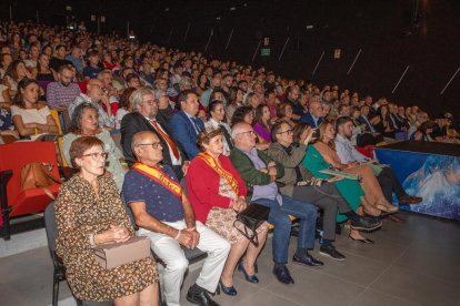 Los asistentes a la gala inaugural de la Feria de San Miguel.