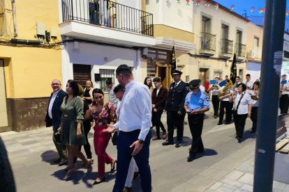 La banda municipal acompañó a la comitiva de Festejos a la inauguración del recinto ferial.