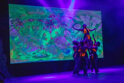 El grupo de danza pulpileño brilló sobre el escenario.