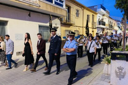 La banda municipal acompañó a la comitiva de Festejos a la inauguración del recinto ferial.