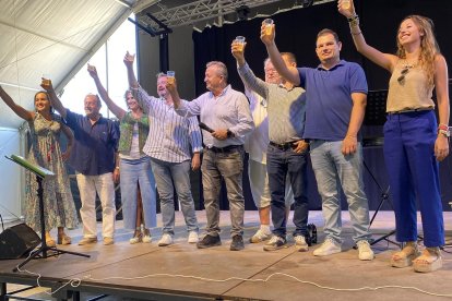 El Día del Pensionista se celebró con más de 700 mayores y la elección de los Mis Y Míster de la tercera edad.