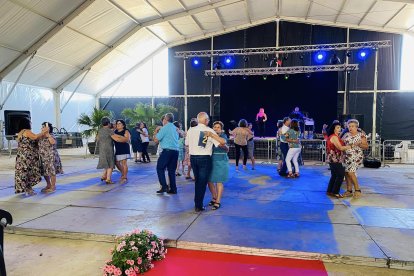 El Día del Pensionista se celebró con más de 700 mayores y la elección de los Mis Y Míster de la tercera edad.