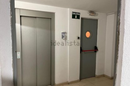 Ascensor para las distintas plantas del edificio.