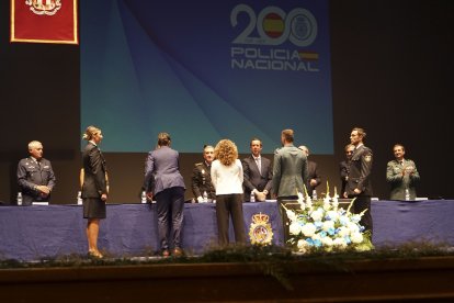 Condecorados del acto institucional del Día de la Policía Nacional.