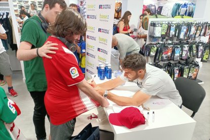 La camiseta con la que irán en unas semanas al Mediterráneo.