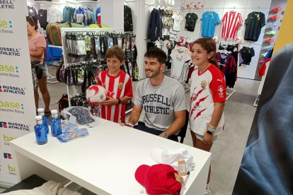 Felices por haber estado un rato con uno de sus ídolos.