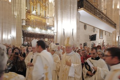 El obispo de Almería, junto al arzobispo de Granada.