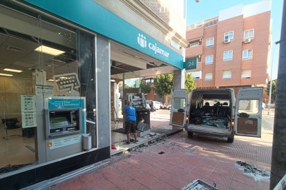 Estado del cajero tras la explosión de esta madrugada.