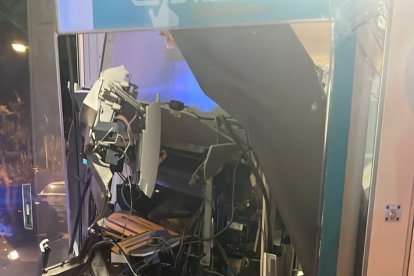 Estado del cajero tras la explosión de esta madrugada.