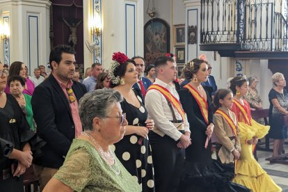 Tras la ofrenda floral al patrón se ha realizado una Santa Misa en su honor.