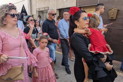 Los vecinos no se han perdido este primer día de festejos turreros.