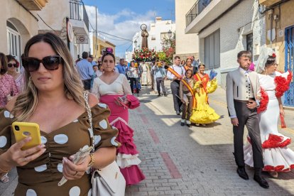 Los vecinos no se han perdido este primer día de festejos turreros.