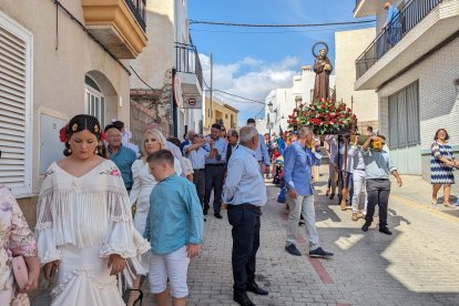 Los vecinos no se han perdido este primer día de festejos turreros.
