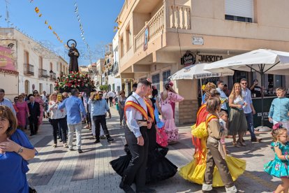 Los vecinos no se han perdido este primer día de festejos turreros.
