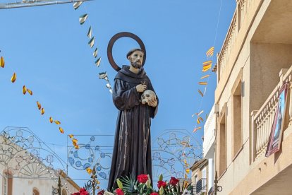 Los vecinos no se han perdido este primer día de festejos turreros.