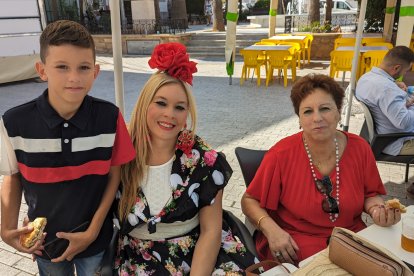 Alberto, Casi y Damiana disfrutando de la Feria.