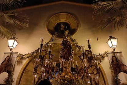 Porta Coeli, ante la fachada de San Isidro Labrador.