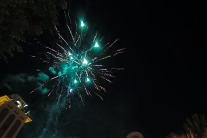 Fuegos artificiales en la salida de Porta Coeli.
