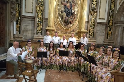 Coro de la Fuensanta de Huércal de Almería, en el Santuario murciano.