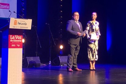 Alfredo Casas y Ana Márquez, conductores de la gala.