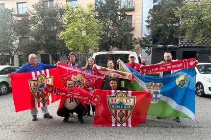 Siempre con el Almería: Estrada, Moha, Pancho, Cloti, Alba, Paula, Riki y Pepe.