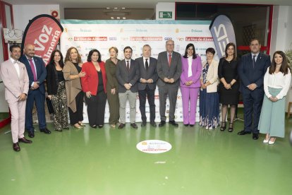 Directiva de La Voz de Almería junto a distintas autoridades del Partido Popular de municipios del Andarax como Huércal de Almería. Rágol, Gádor, Laujar, Benahadux o Canjáyar.