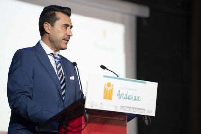 Leopoldo Sánchez Martínez, propietario de la Farmacia Santa Fe de Mondújar, Premio Empresa.