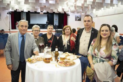 Francisco Díaz Casimiro; Mari Lola Soto Felices; Francisca Soto Felices; María Teresa Lao; José Manuel Quero Ferrer, secreario de Organización de UGT Almería; y Sonia Martínez, secretaria de Formación de UGT Almería.