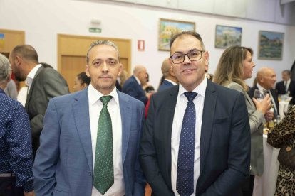 Antonio López, director de la oficina de Unicaja de Benahadux; y José Manuel Arriola Zapata, director de la oficina de Unicaja de Huércal de Almería.